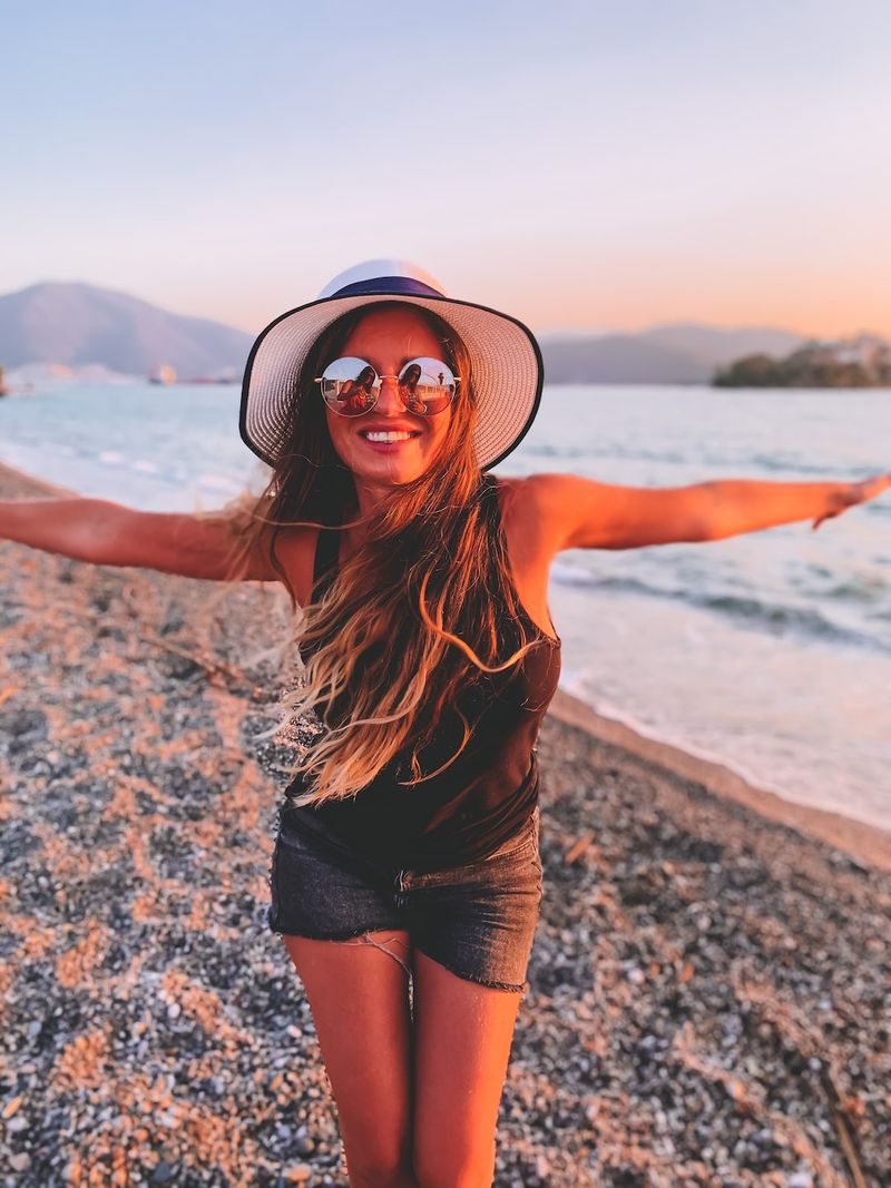 Exploring the impact of Alexandra Daddario's revealing selfie on Instagram userscelebrity,socialmedia,Instagram,impact,AlexandraDaddario,selfie,bodypositivity,feminism