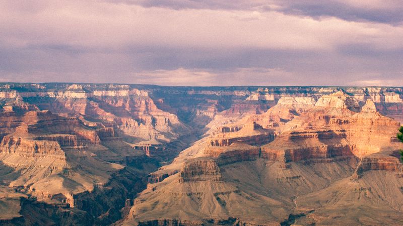 Tragic Fall: Recovery Efforts Retrieve Body of 33-Year-Old Man from Grand Canyontragicfall,recoveryefforts,bodyretrieval,33-year-oldman,GrandCanyon