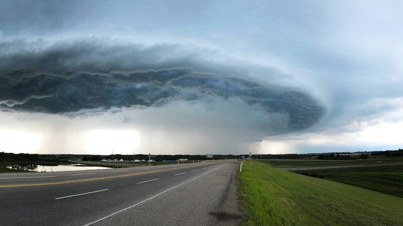 Lethbridge on high alert as tornado watch and warning issuedtornadowatch,tornadowarning,Lethbridge,highalert