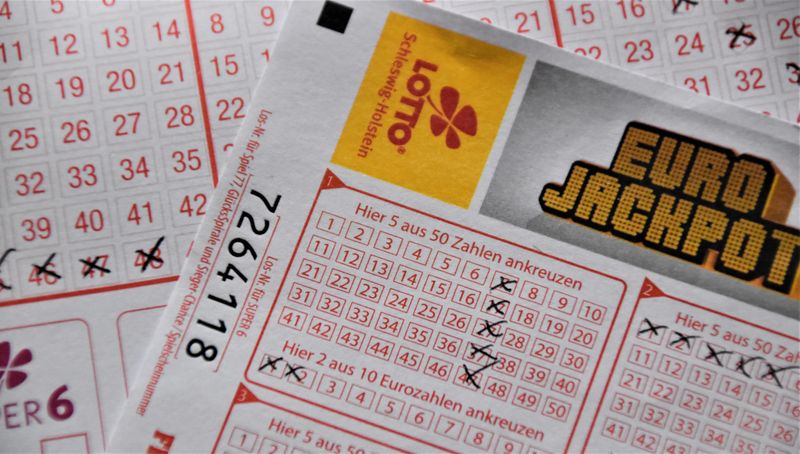 "Why the Powerball Jackpot Keeps Growing: Examining the Mechanics and Record-Breaking Figures"powerball,jackpot,mechanics,record-breaking,lottery