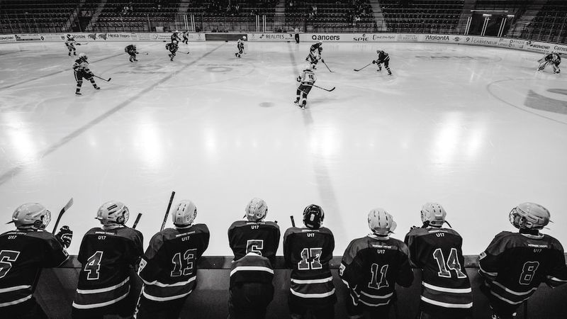 Cale Makar: The Rise of the Next Bobby Orr in the NHLsports,hockey,NHL,CaleMakar,BobbyOrr,risingstar