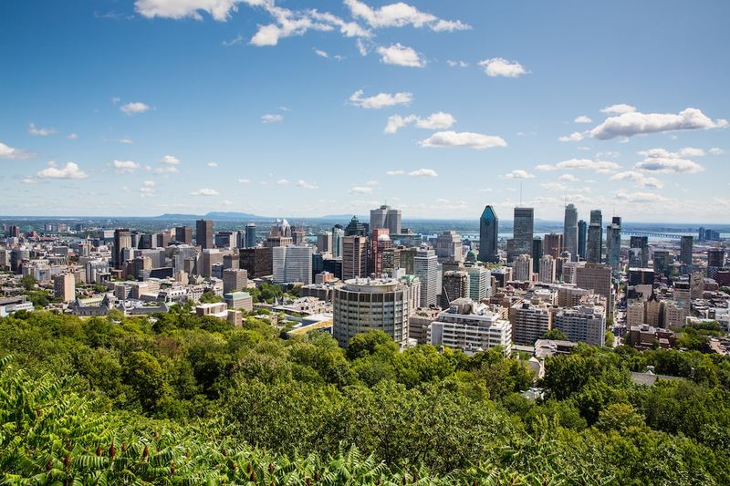 Earthquake Shakes Montreal: Exploring the Impact of the Unexpected Tremorearthquake,Montreal,impact,unexpectedtremor