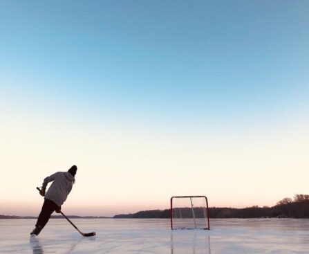 Top 5 Things to Watch for During Connor Bedard's Visit and the... "Lesktop 5 choses à surveiller lors de la visite de Connor Bedard et les..."1.ConnorBedard2.Visit3.Top54.ThingstoWatch5.Lesktop56.Chosesàsurveiller